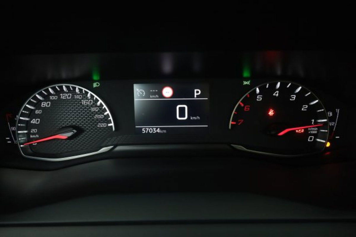 Peugeot 208 PureTech 100 Stop&Start EAT8 5 porte Allure Pack (7)