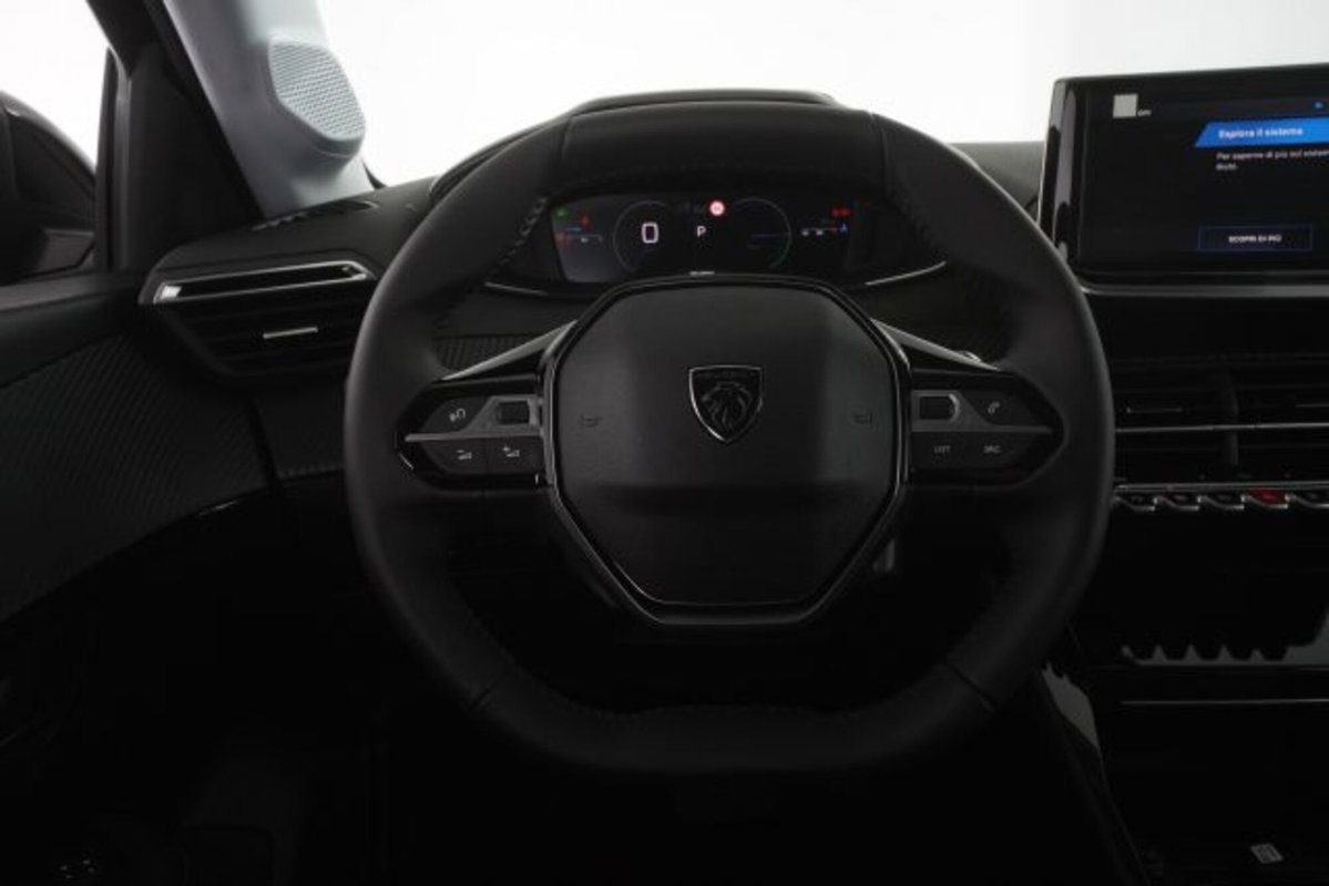 Peugeot 208 1.2 turbo Allure 100cv (13)