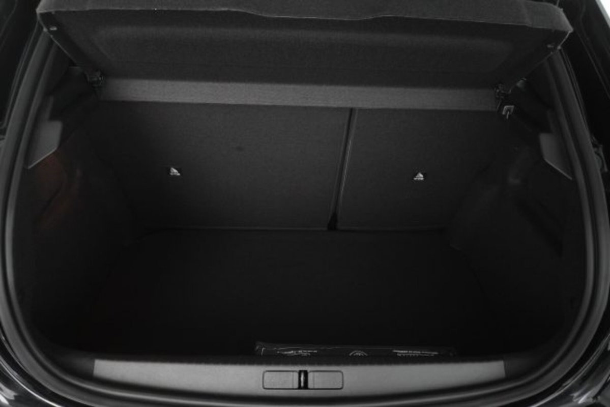 Peugeot 208 1.2 turbo Allure 100cv (14)