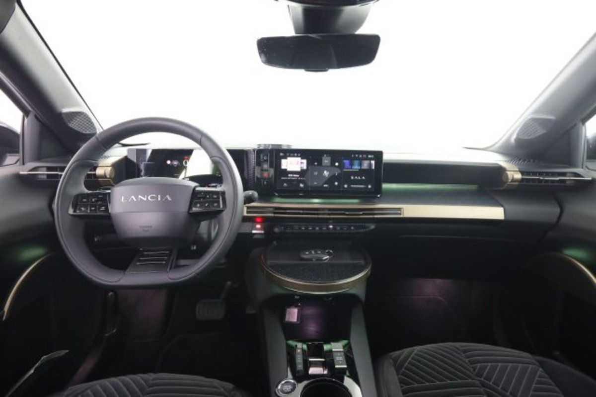 Lancia Ypsilon 1.2 LX 100cv (4)