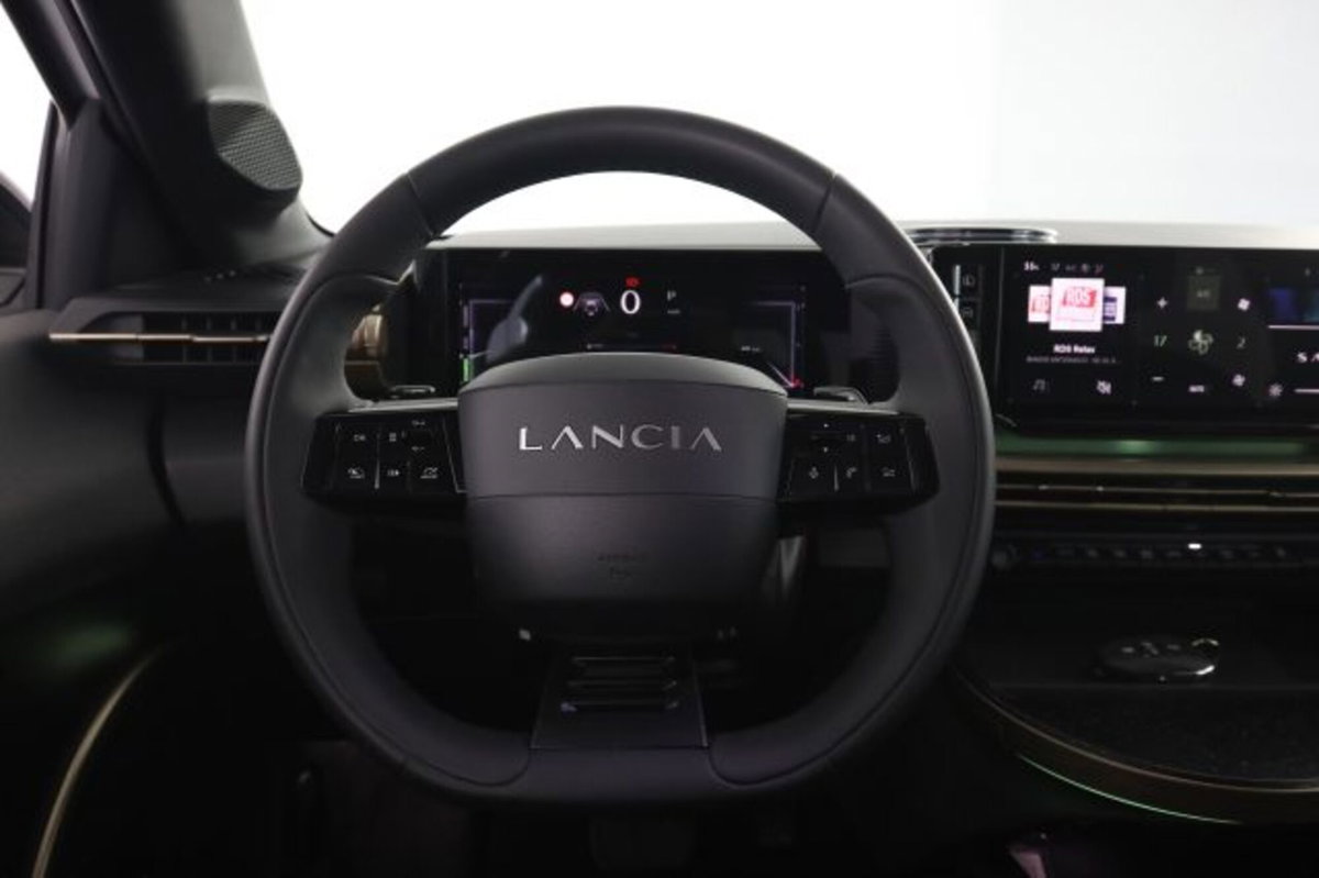 Lancia Ypsilon 1.2 LX 100cv (5)