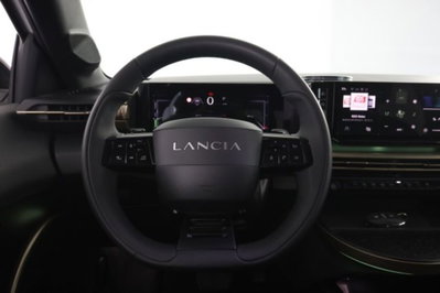 Lancia Ypsilon 1.2 mhev Edizione Cassina e-dct (5)