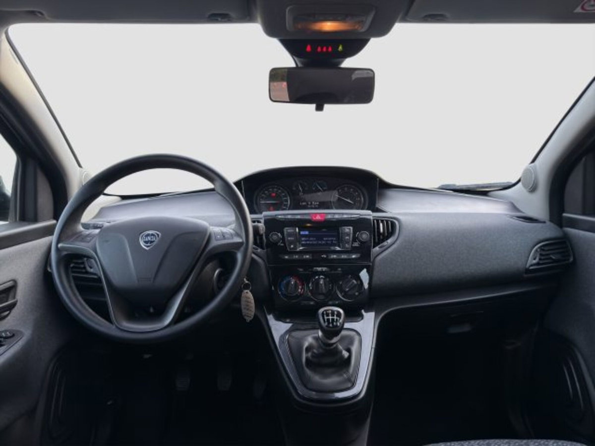 Lancia Ypsilon 1.0 FireFly 5 porte S&S Hybrid Ecochic Silver (12)