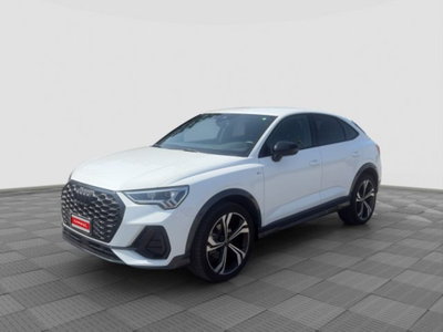 Audi Q3 Sportback 35 2.0 tdi Identity Black s-tronic usata