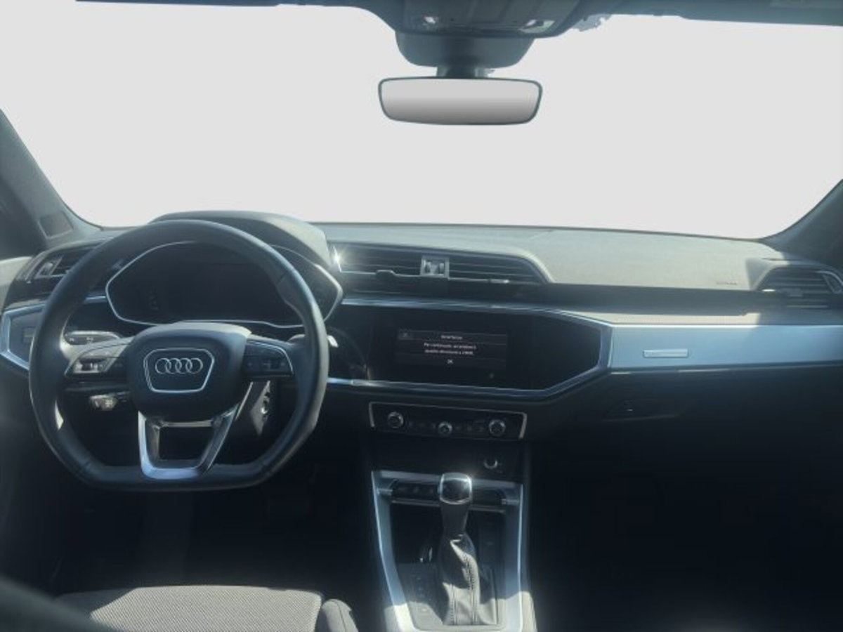 Audi Q3 Sportback 35 2.0 tdi Identity Black s-tronic (11)