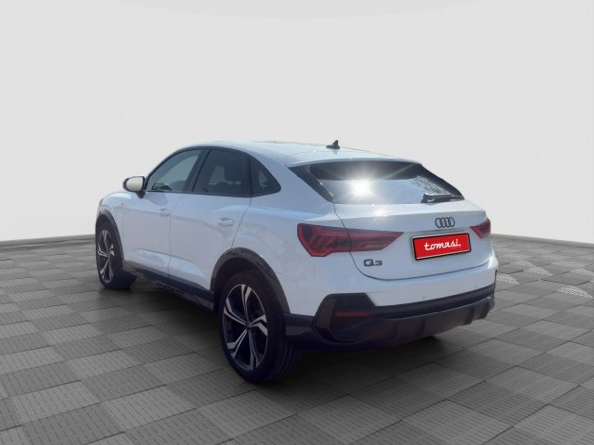 Audi Q3 Sportback 35 2.0 tdi Identity Black s-tronic (3)