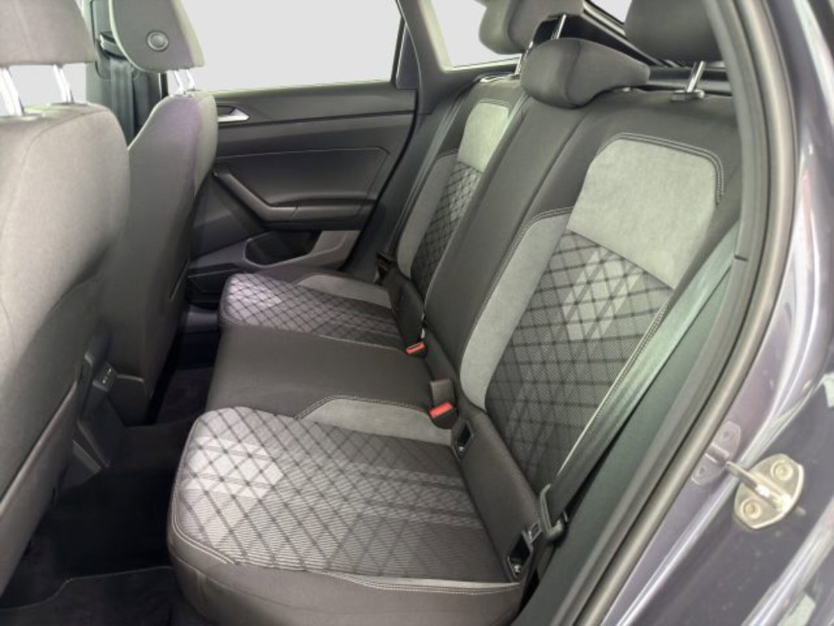 Volkswagen Taigo 1.0 TSI 110 CV DSG R-Line (10)
