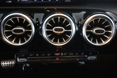 Mercedes-Benz Classe A 250 e Automatic EQ-Power Premium (13)