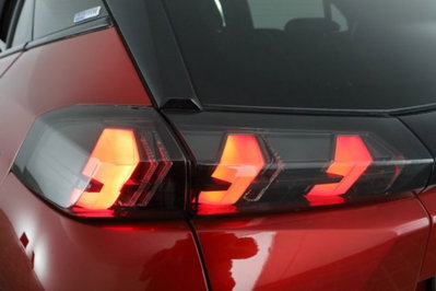 Peugeot 2008 PureTech 130 S&S EAT8 GT Line (10)