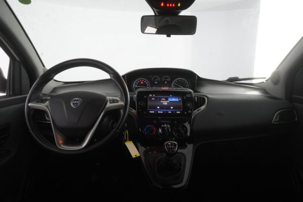 Lancia Ypsilon 1.0 FireFly 5 porte S&S Hybrid Gold Plus (12)