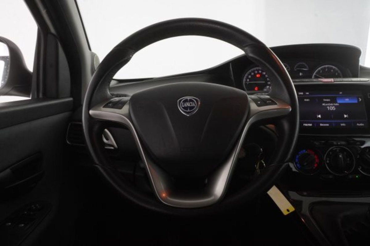Lancia Ypsilon 1.0 FireFly 5 porte S&S Hybrid Gold Plus (13)