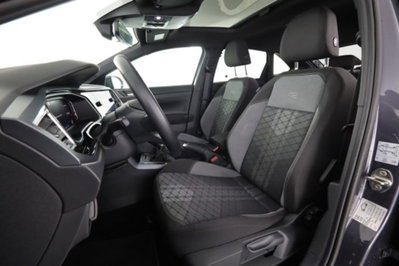 Volkswagen Taigo 1.0 tsi R-Line 115cv (2)