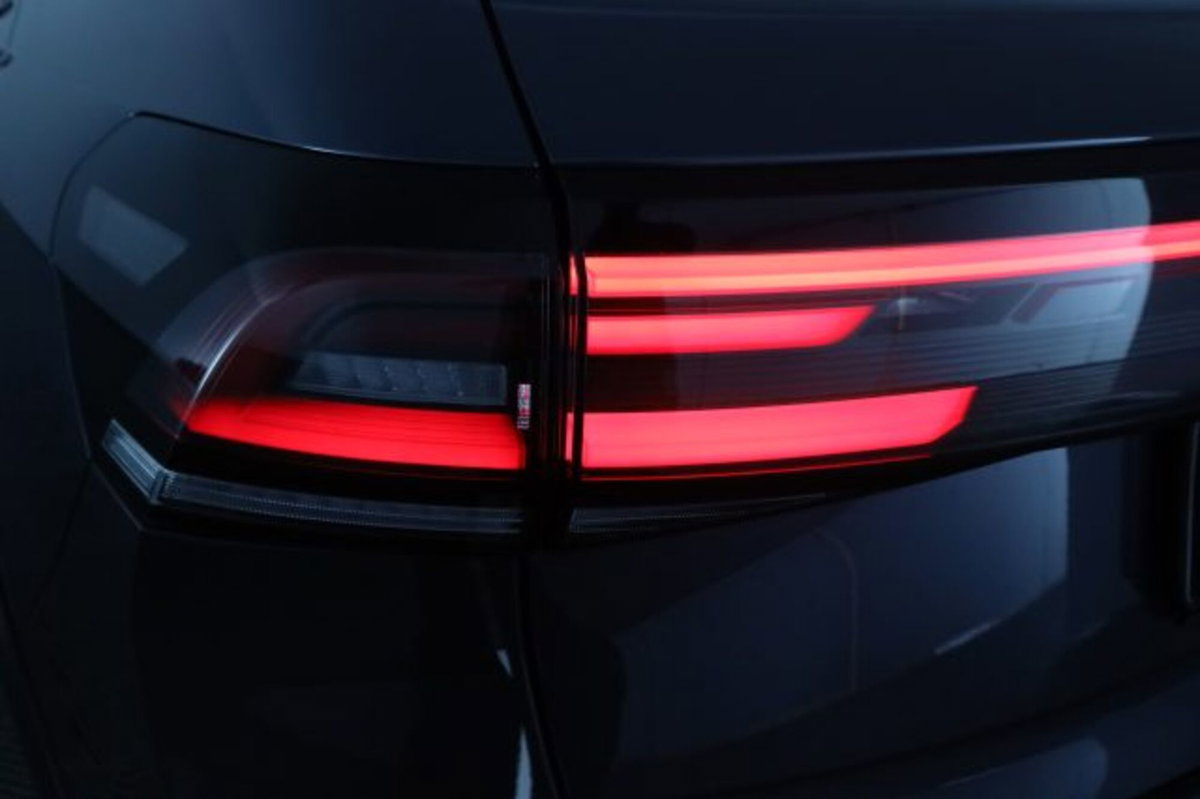 Volkswagen Taigo 1.0 tsi R-Line 115cv (10)