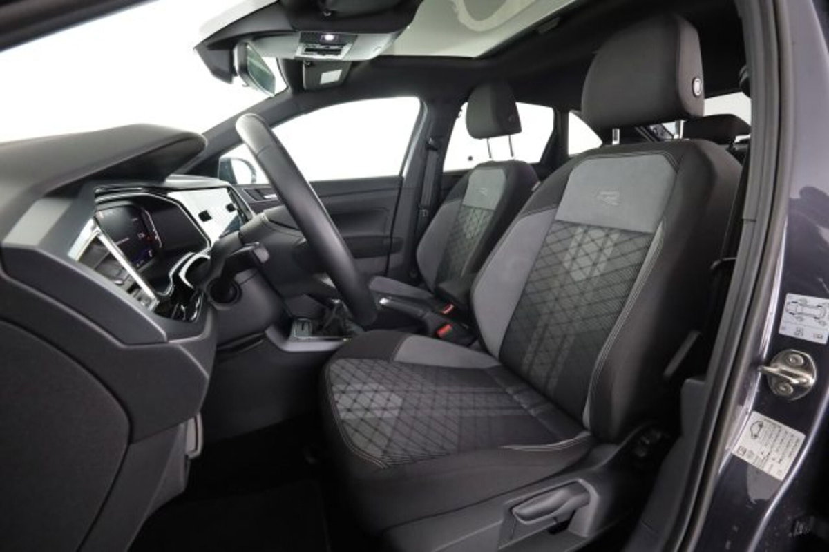 Volkswagen Taigo 1.0 tsi R-Line 115cv (2)