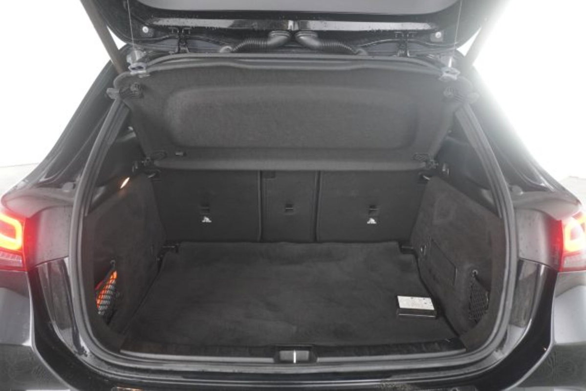 Mercedes-Benz CLA Shooting Brake 180 d Automatic Shooting Brake Premium (13)