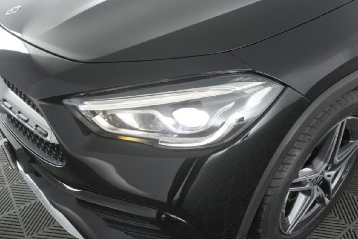 Mercedes-Benz CLA Shooting Brake 180 d Automatic Shooting Brake Premium (16)