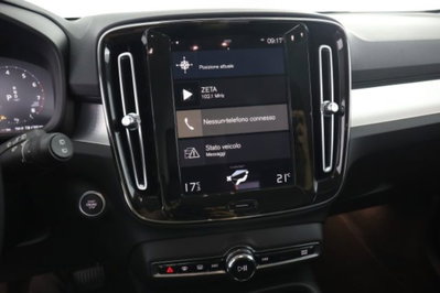 Volvo XC40 T2 Geartronic Momentum Pro (11)