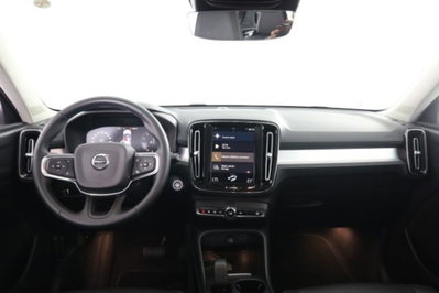 Volvo XC40 T2 Geartronic Momentum Pro (4)