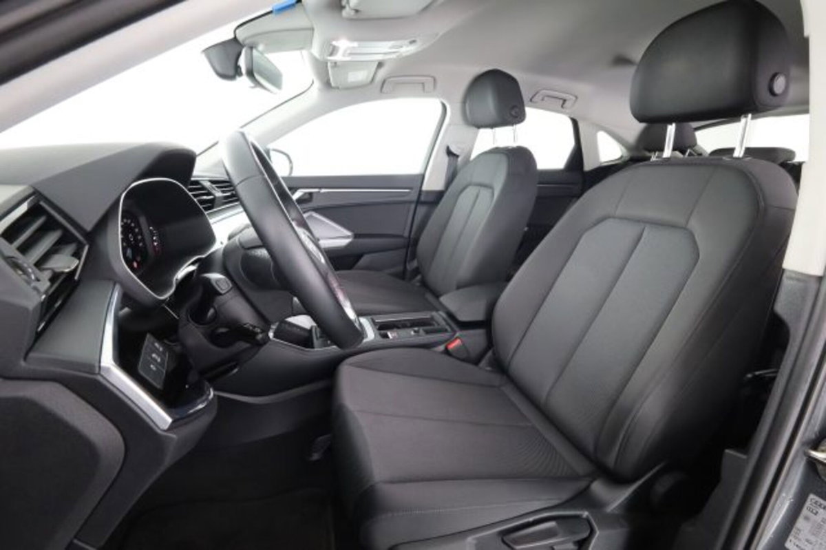 Audi Q3 Sportback 35 TDI quattro S tronic Business Plus (2)