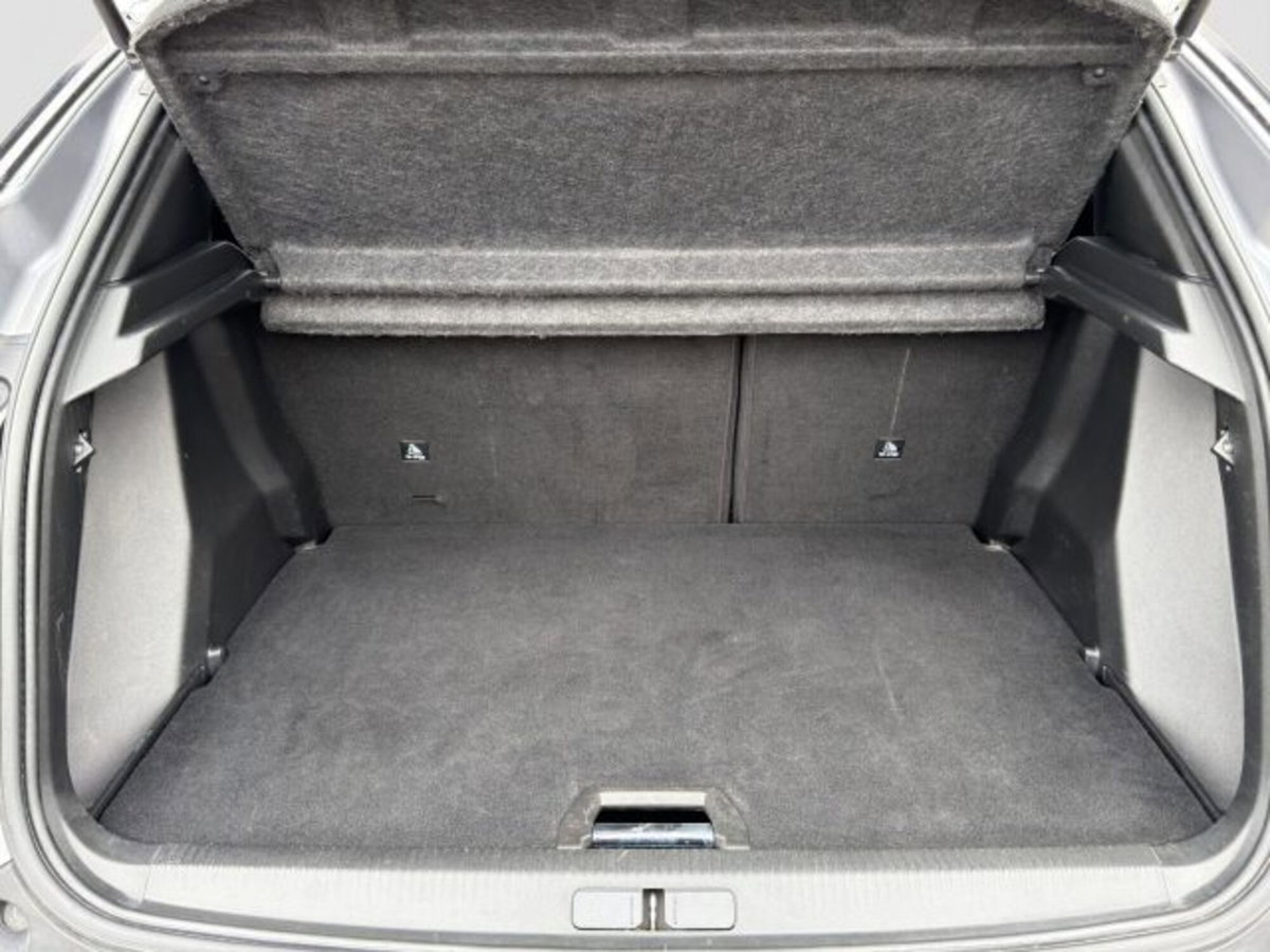 Peugeot 2008 PureTech 130 S&S EAT8 GT Pack (13)