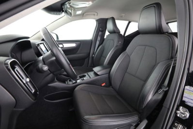 Volvo XC40 T4 AWD Geartronic Momentum (2)