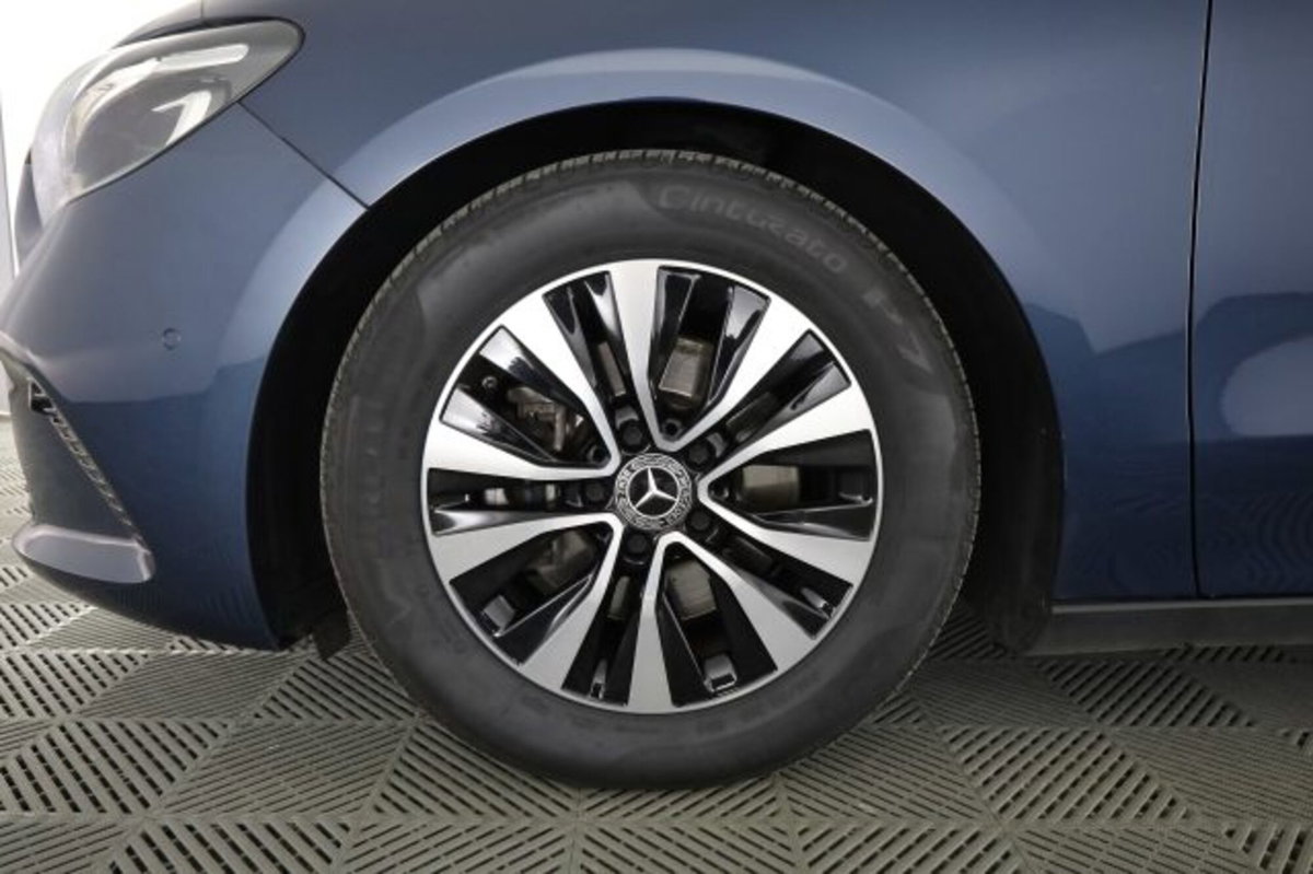 Mercedes-Benz CLA Shooting Brake 180 d Advanced auto (8)