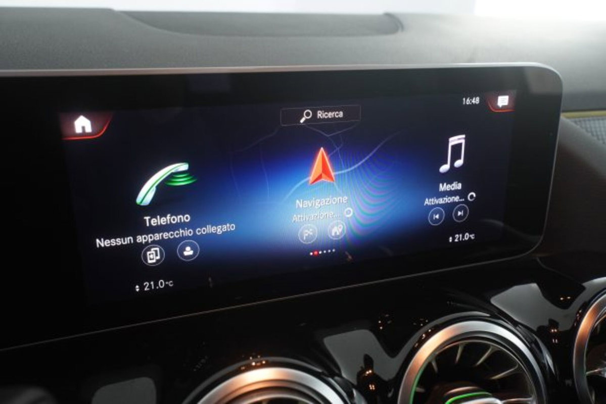 Mercedes-Benz CLA 200 d Sport (18)