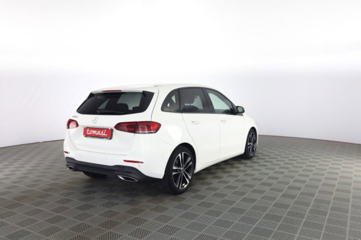 Mercedes-Benz CLA 200 d Sport (4)