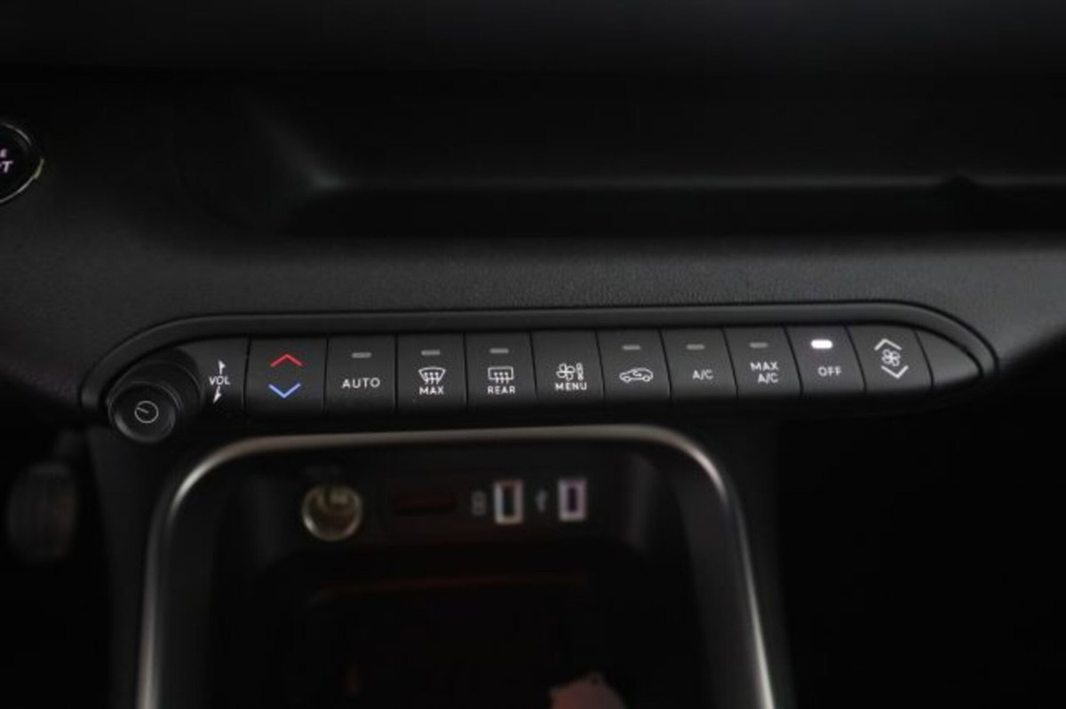 Jeep Avenger 1.2 turbo Summit fwd 100cv (12)