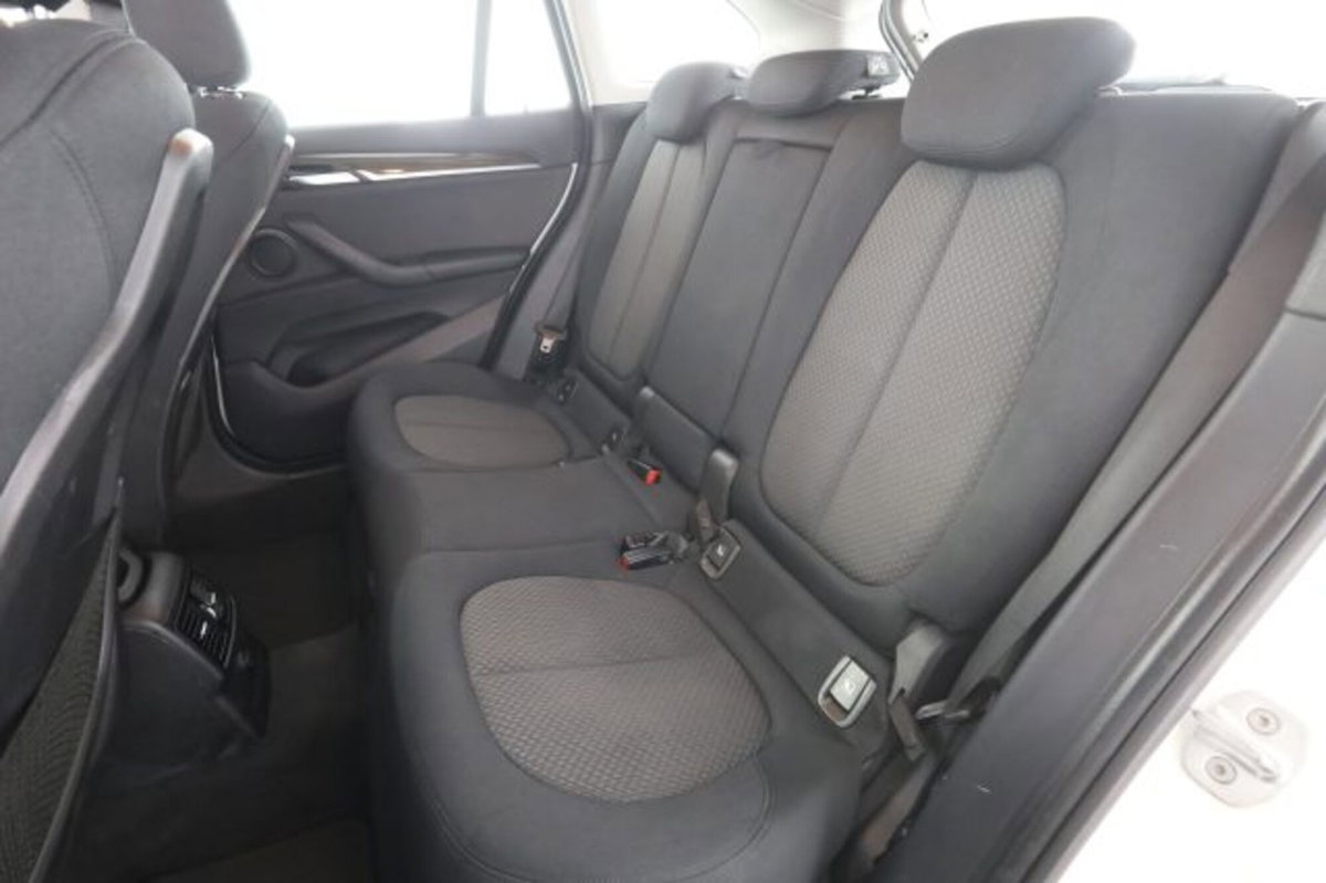 BMW X1 sDrive18d Advantage (3)
