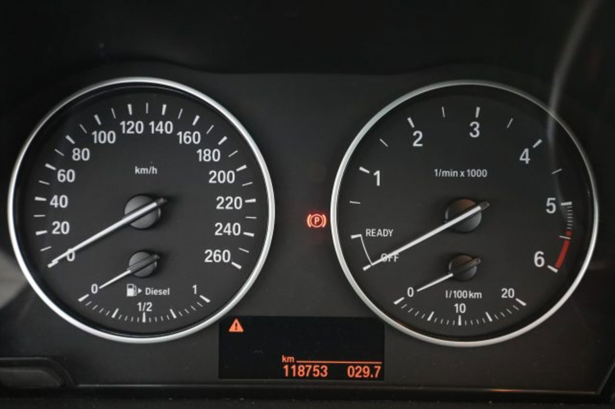 BMW X1 sDrive18d Advantage (7)