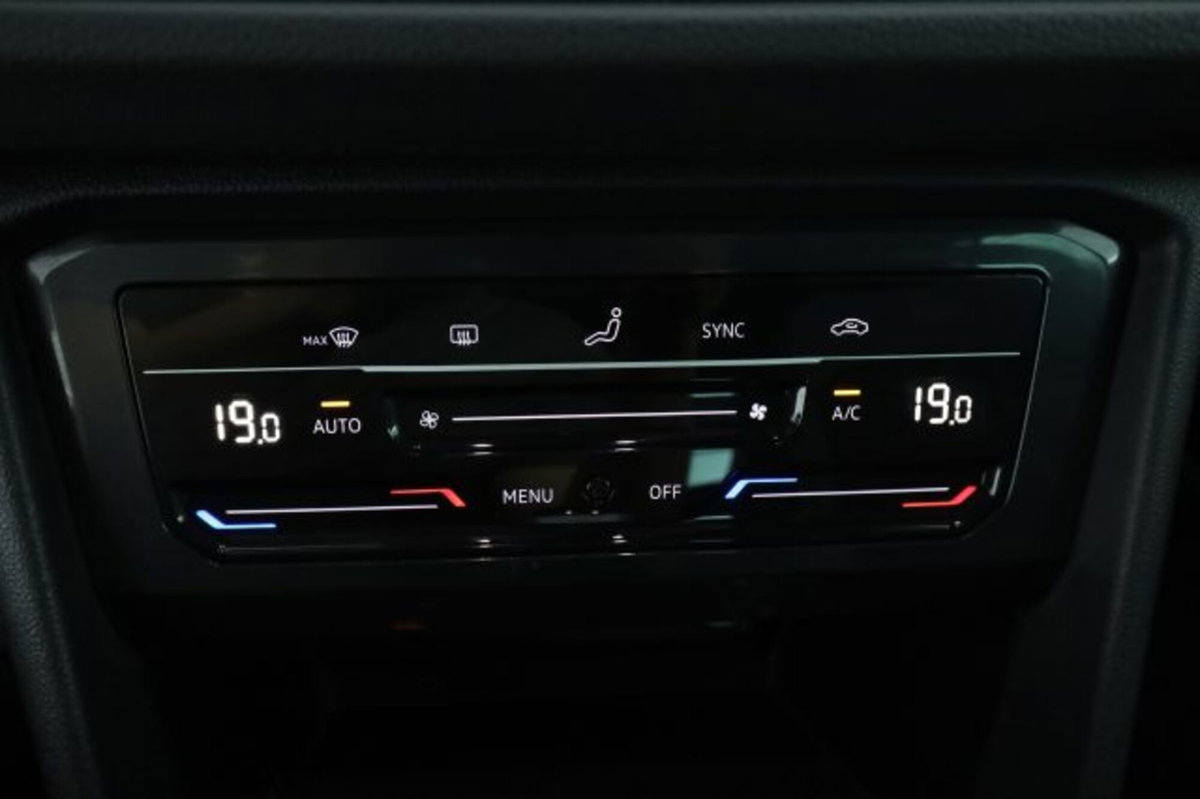 Volkswagen Tiguan 2.0 TDI 150 CV SCR DSG 4MOTION R-Line (13)