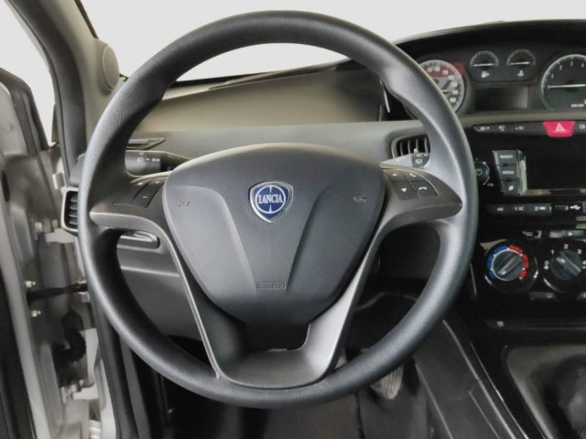 Lancia Ypsilon 1.2 69 CV 5 porte S&S Elefantino Blu (9)
