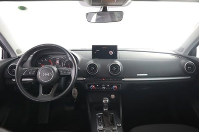 Audi A3 Sportback 2.0 TDI S tronic Business (4)