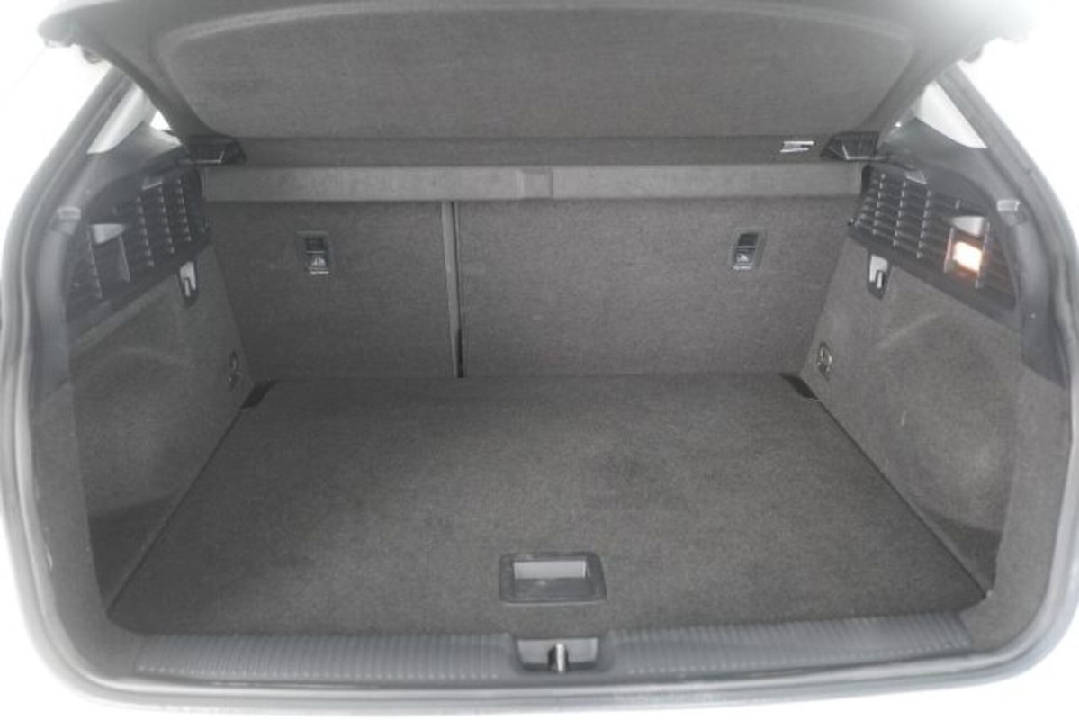 Audi Q2 Q2 30 TDI S tronic Business (13)