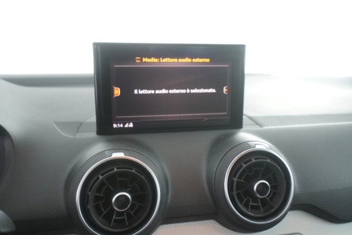 Audi Q2 Q2 30 TDI S tronic Business (16)