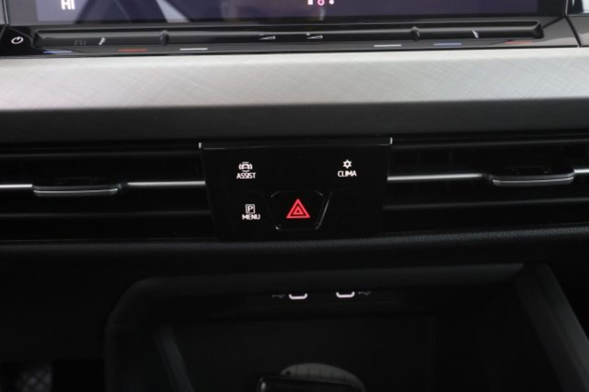 Volkswagen Golf Variant 1.0 eTSI EVO DSG Life (12)