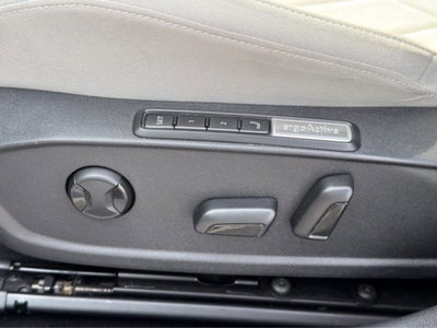 Volkswagen Golf 1.5 eTSI 130 CV EVO ACT DSG Style (18)