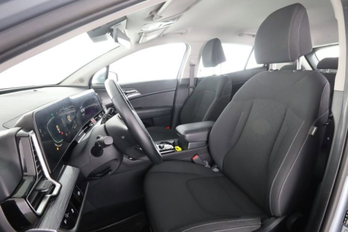 Kia Sportage 1.6 crdi mhev Business dct (2)