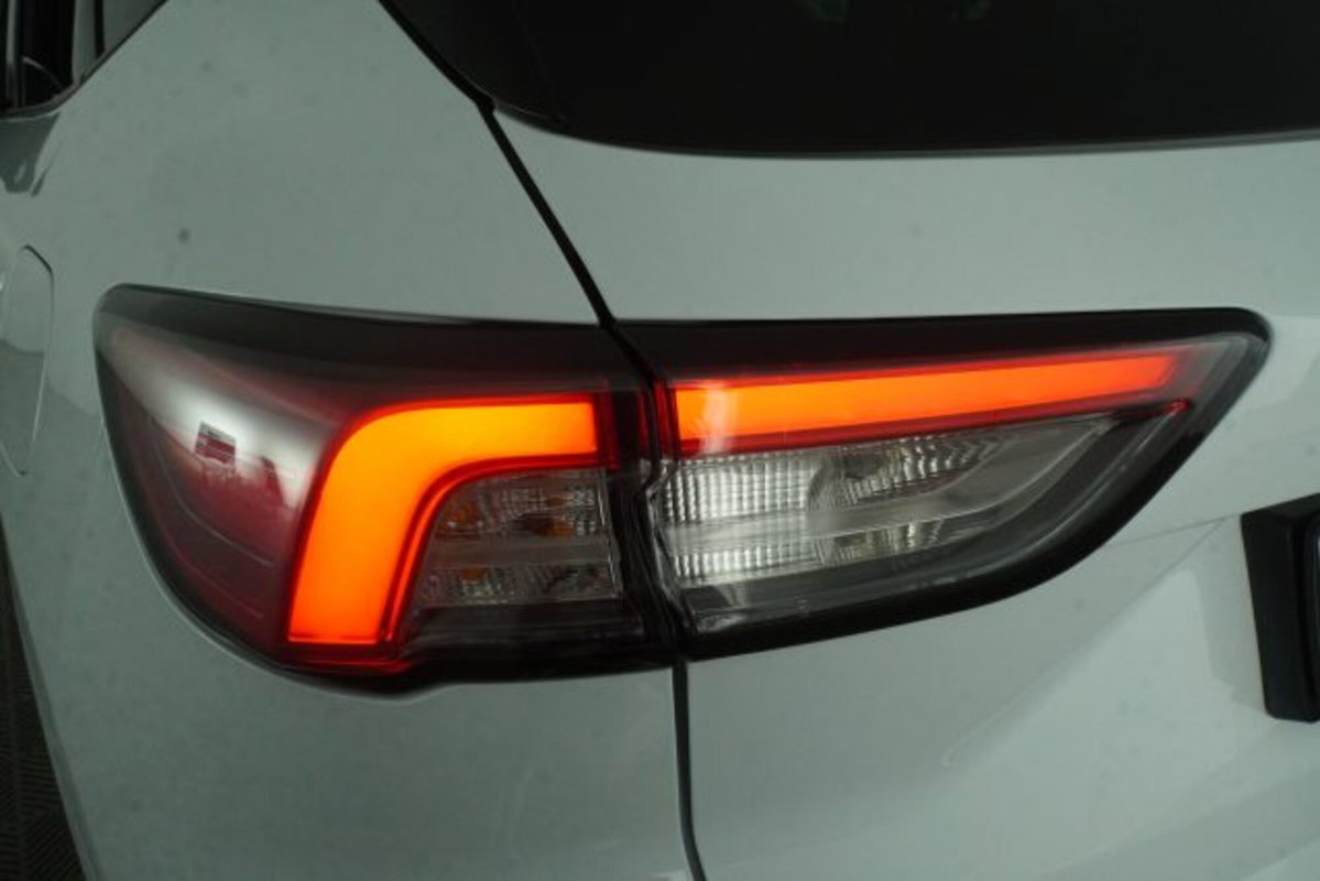 Ford Kuga 1.5 EcoBlue 120 CV 2WD ST-Line (10)