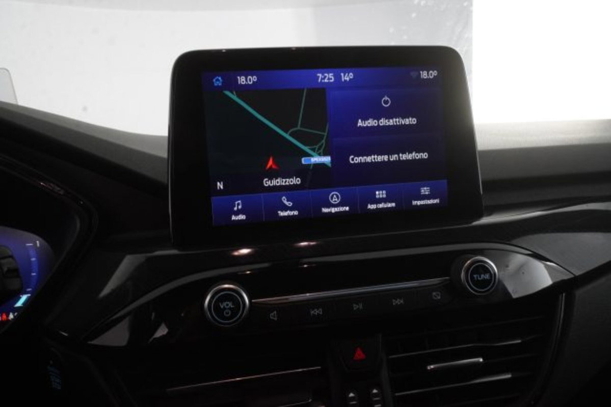 Ford Kuga 1.5 EcoBlue 120 CV 2WD ST-Line (11)