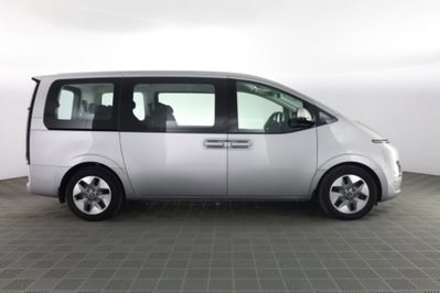Hyundai Staria 2.2 awd auto (3)