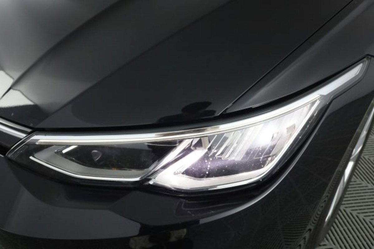 Volkswagen Golf Variant 2.0 TDI SCR DSG Life (9)
