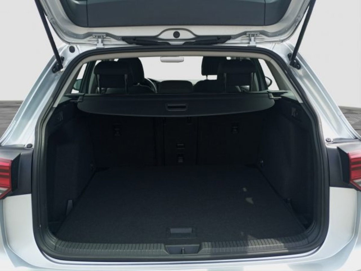 Volkswagen Golf Variant 2.0 TDI SCR DSG Life (14)