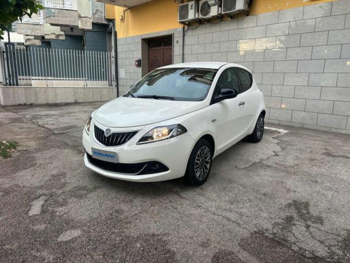 Lancia Ypsilon 1.0 FireFly 5 porte S&S Hybrid Gold Plus