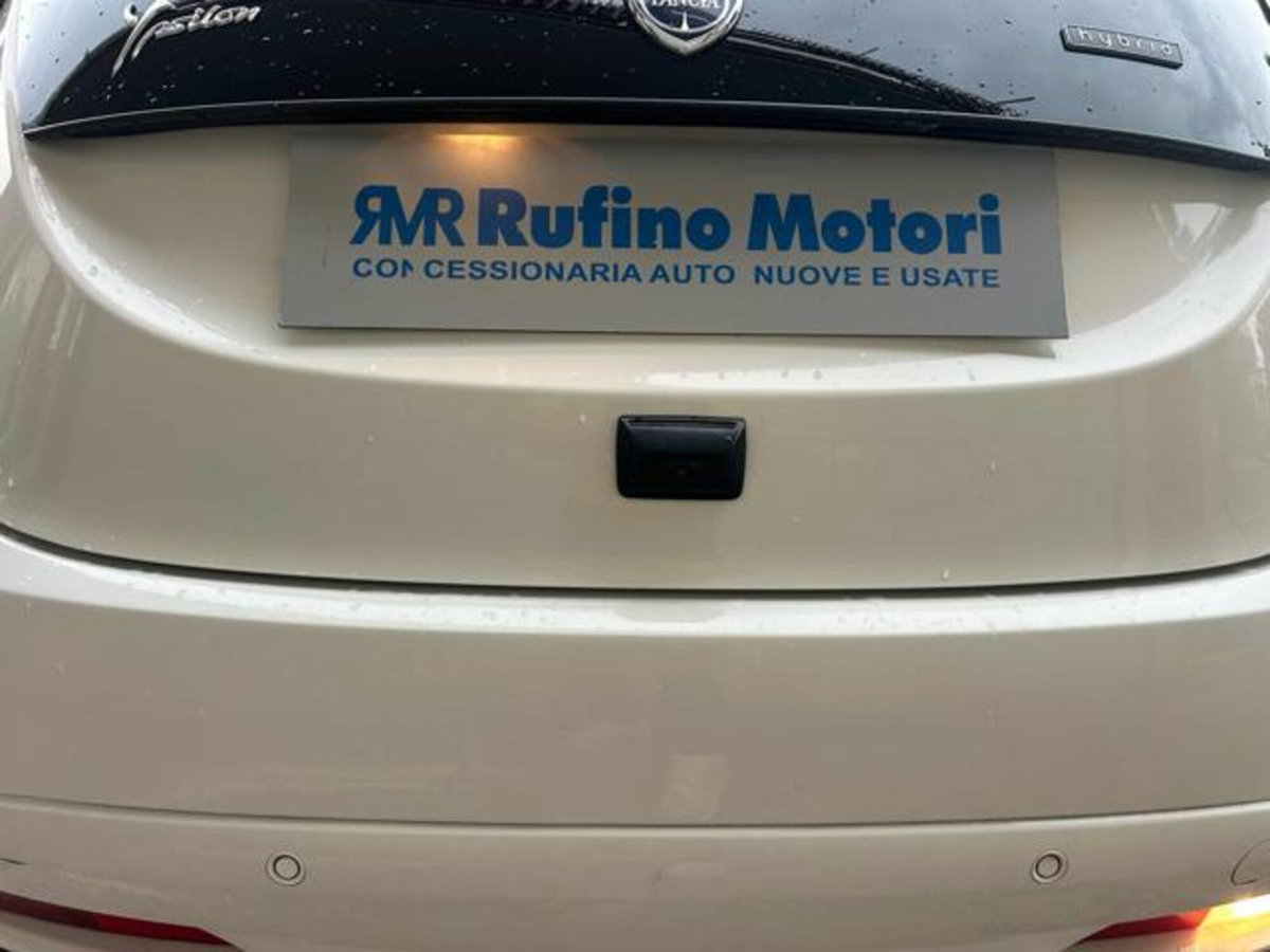 Lancia Ypsilon 1.0 FireFly 5 porte S&S Hybrid Gold Plus (4)