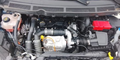 Ford Tourneo Courier 1.5 TDCI 100 CV Plus (5)