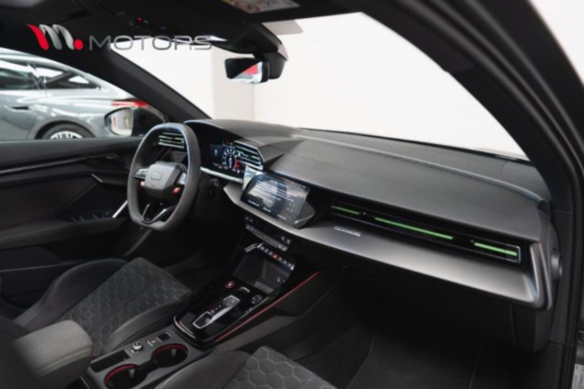 Audi RS 3 Sportback 2.5 tfsi quattro s-tronic (10)