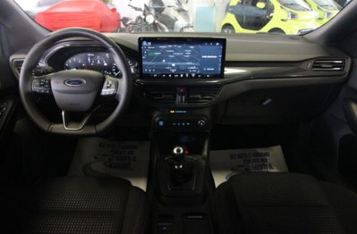Ford Focus Station Wagon 1.0 EcoBoost Hybrid 125 CV SW ST-Line (11)