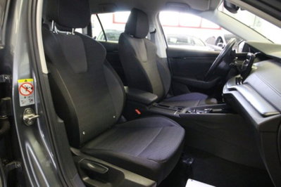 Skoda Octavia Station Wagon 2.0 TDI EVO SCR DSG Wagon Executive (20)